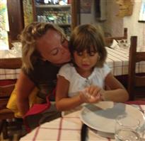 Hayley Richardson lives as an expat in Italy